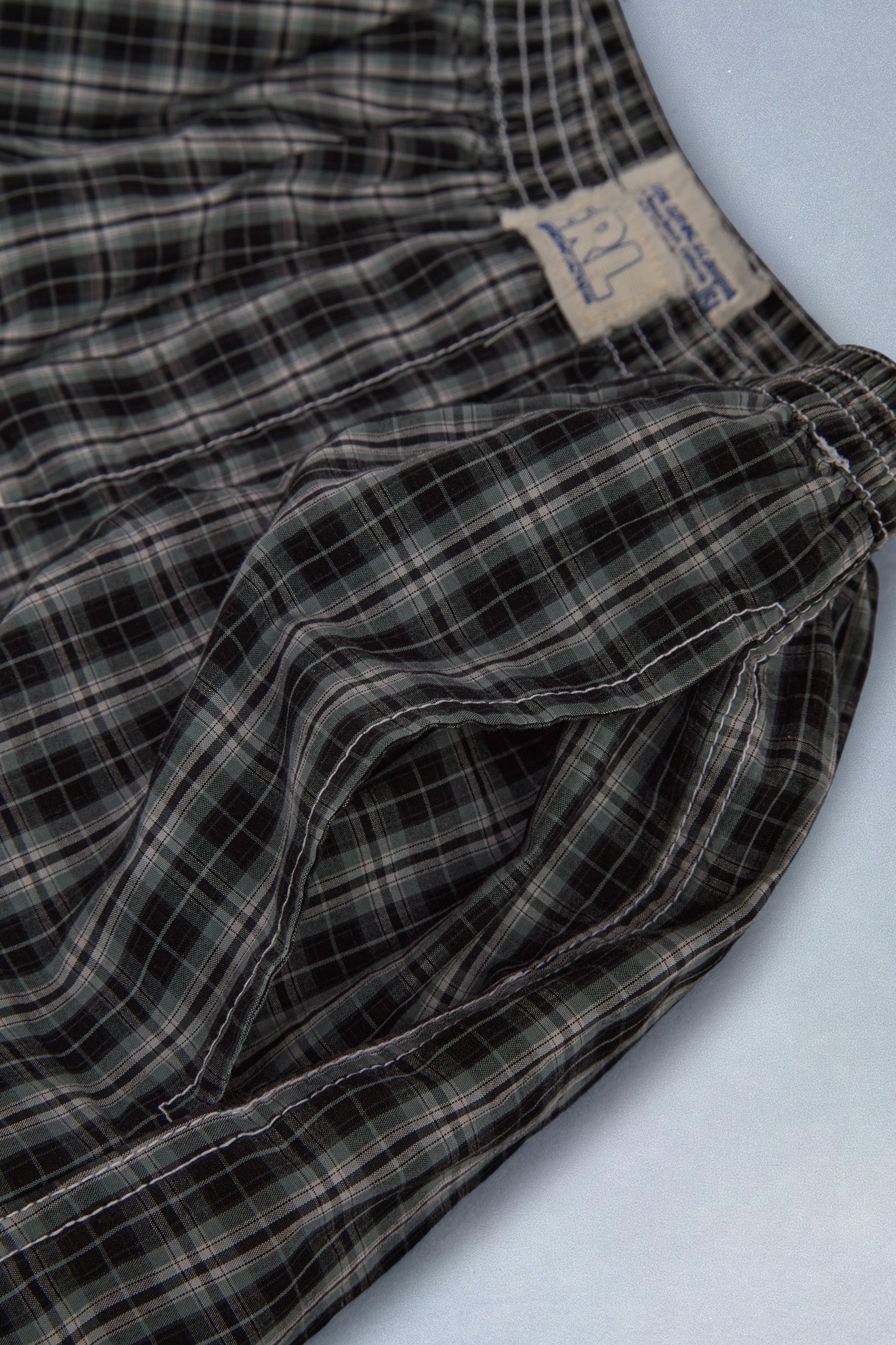 black plaid boxers - Image 4