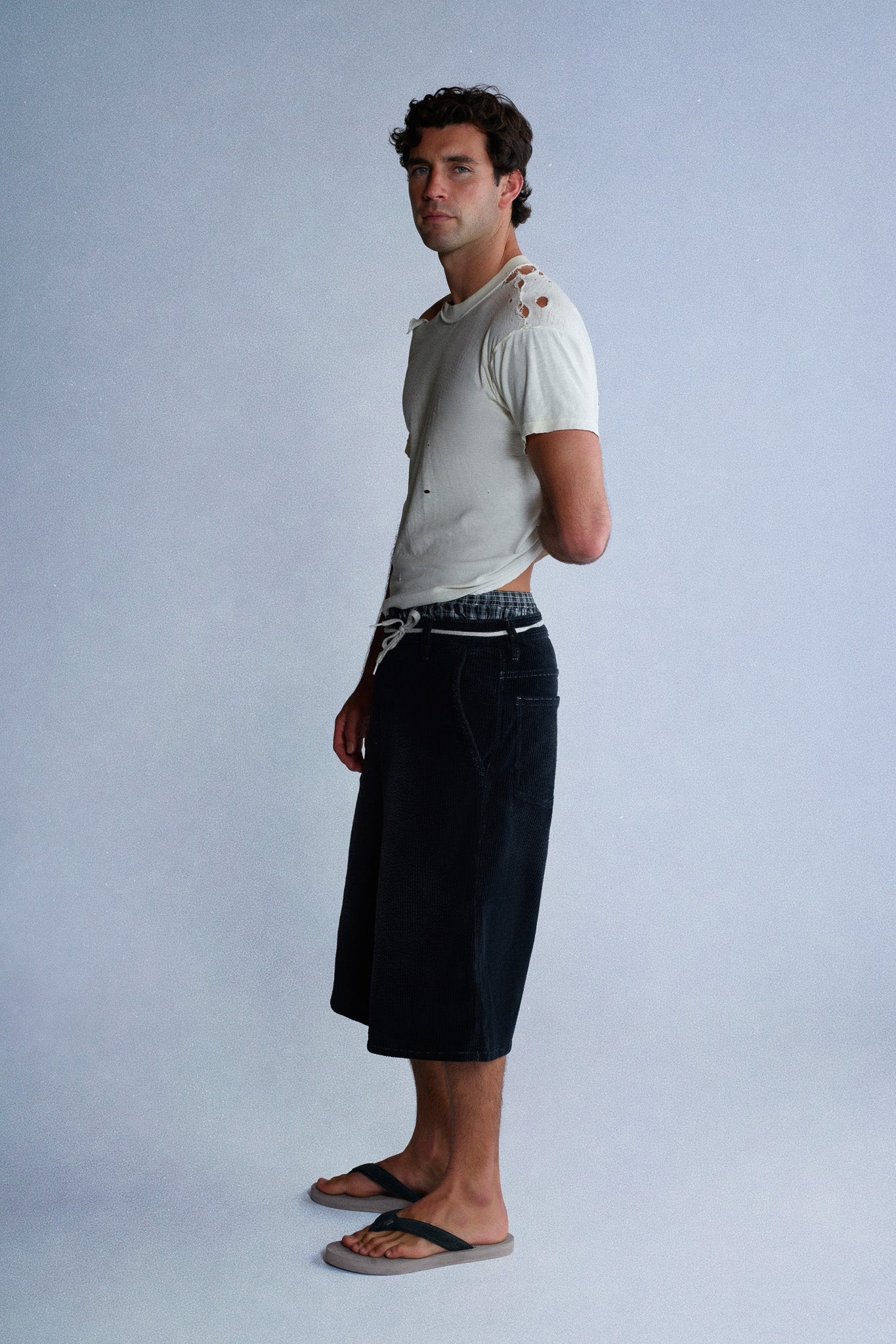 grey flip flops - Image 8