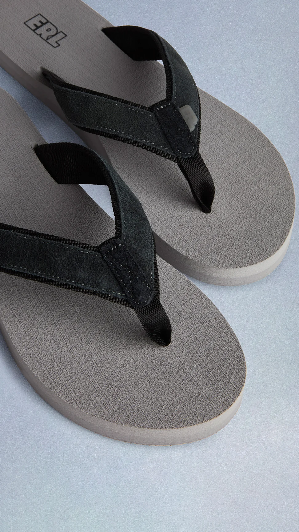grey flip flops - Image 9