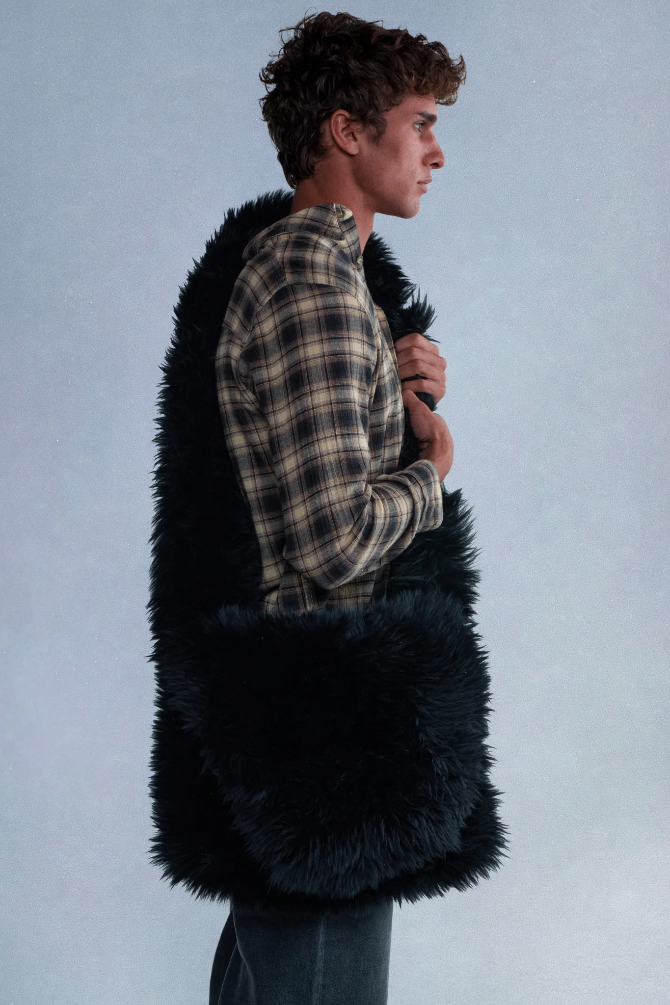 black shearling messenger bag - Image 7