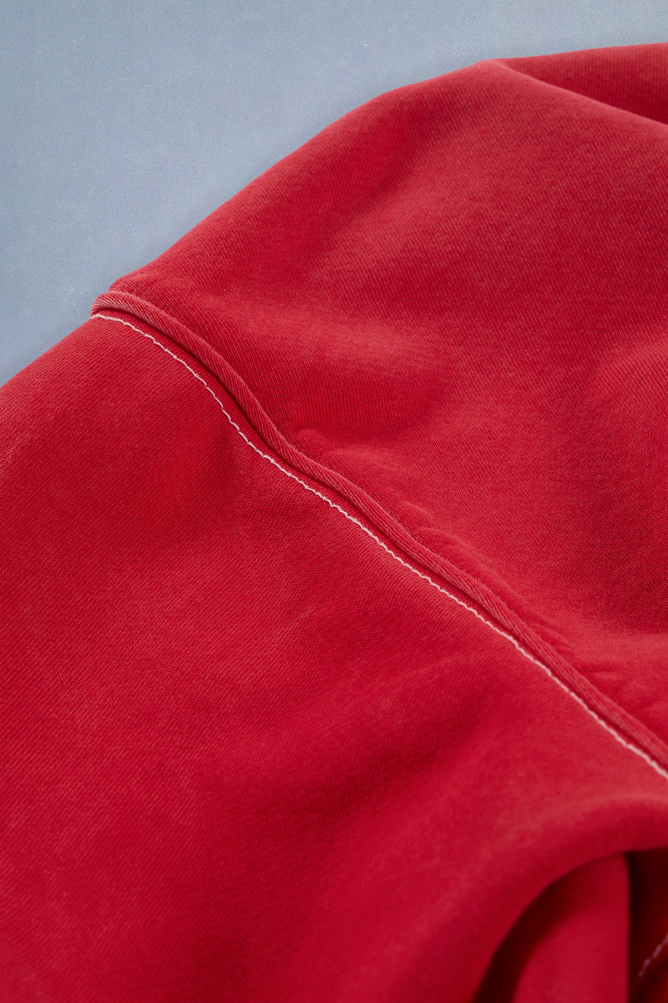 red sunfaded crewneck - Image 4