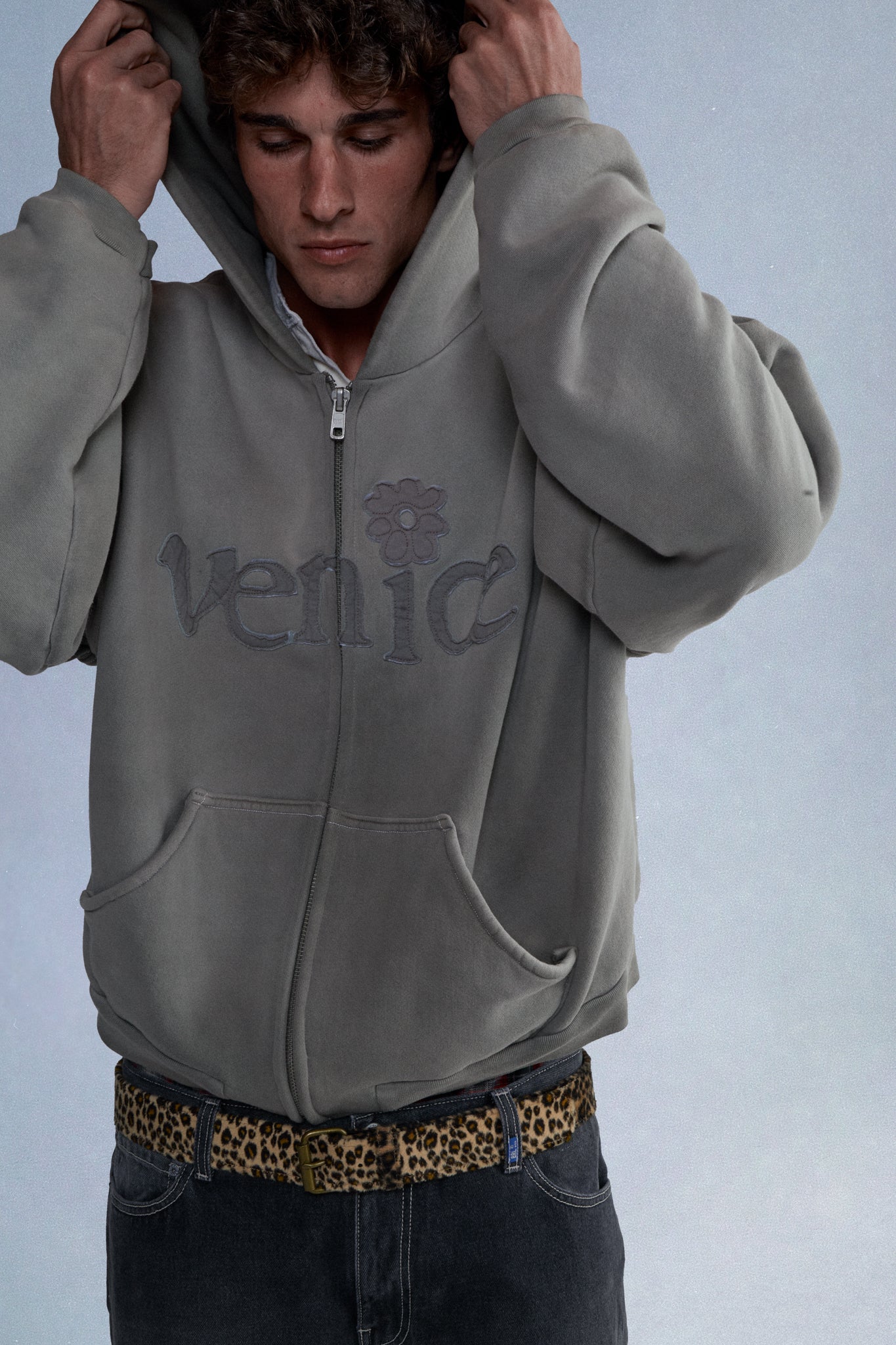 venice zip up hoodie - Image 7