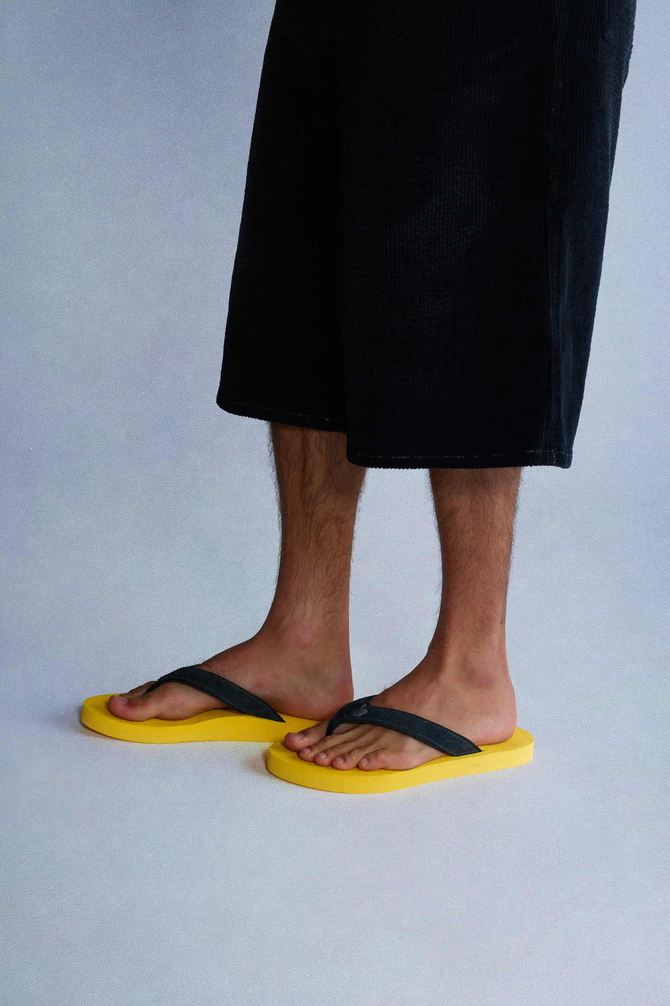 yellow flip flops - Image 4